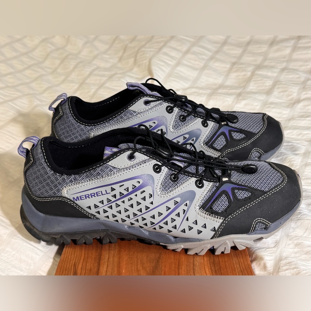 Merrell Capra rapid hiking women’s 9.5 outdoor water shoes EUC purple and gray